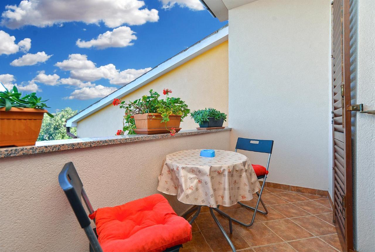 Apartment Puzar 295 Stinjan Exterior photo