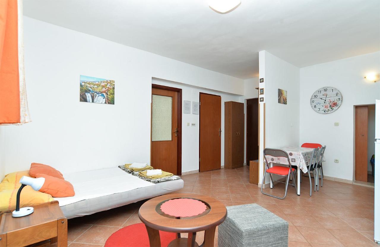 Apartment Puzar 295 Stinjan Exterior photo