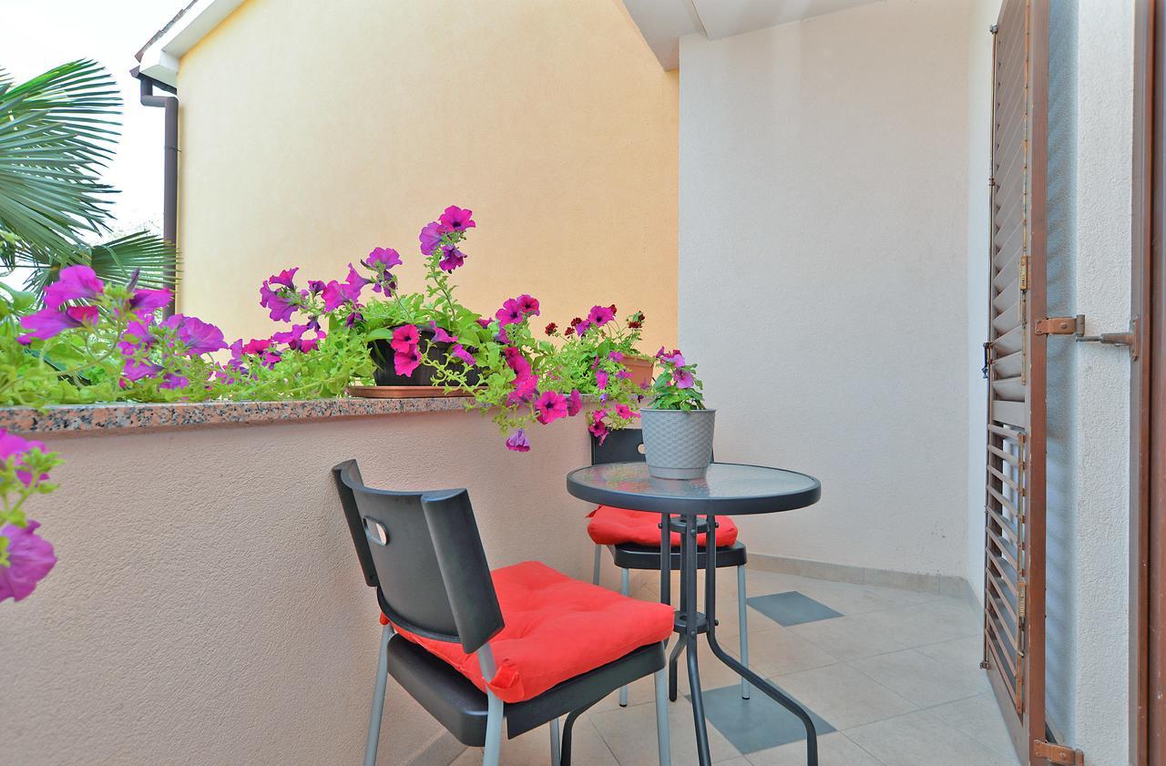Apartment Puzar 295 Stinjan Exterior photo